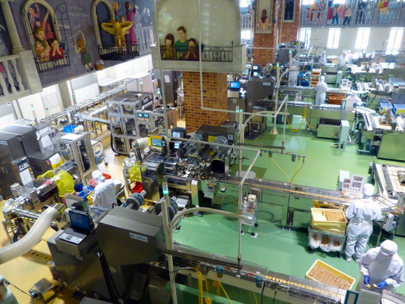 chocolaterie-GRIMAUD-min_japan_sapporo_chocolate_factory_label_packaging_cookie_machine_operators-961509